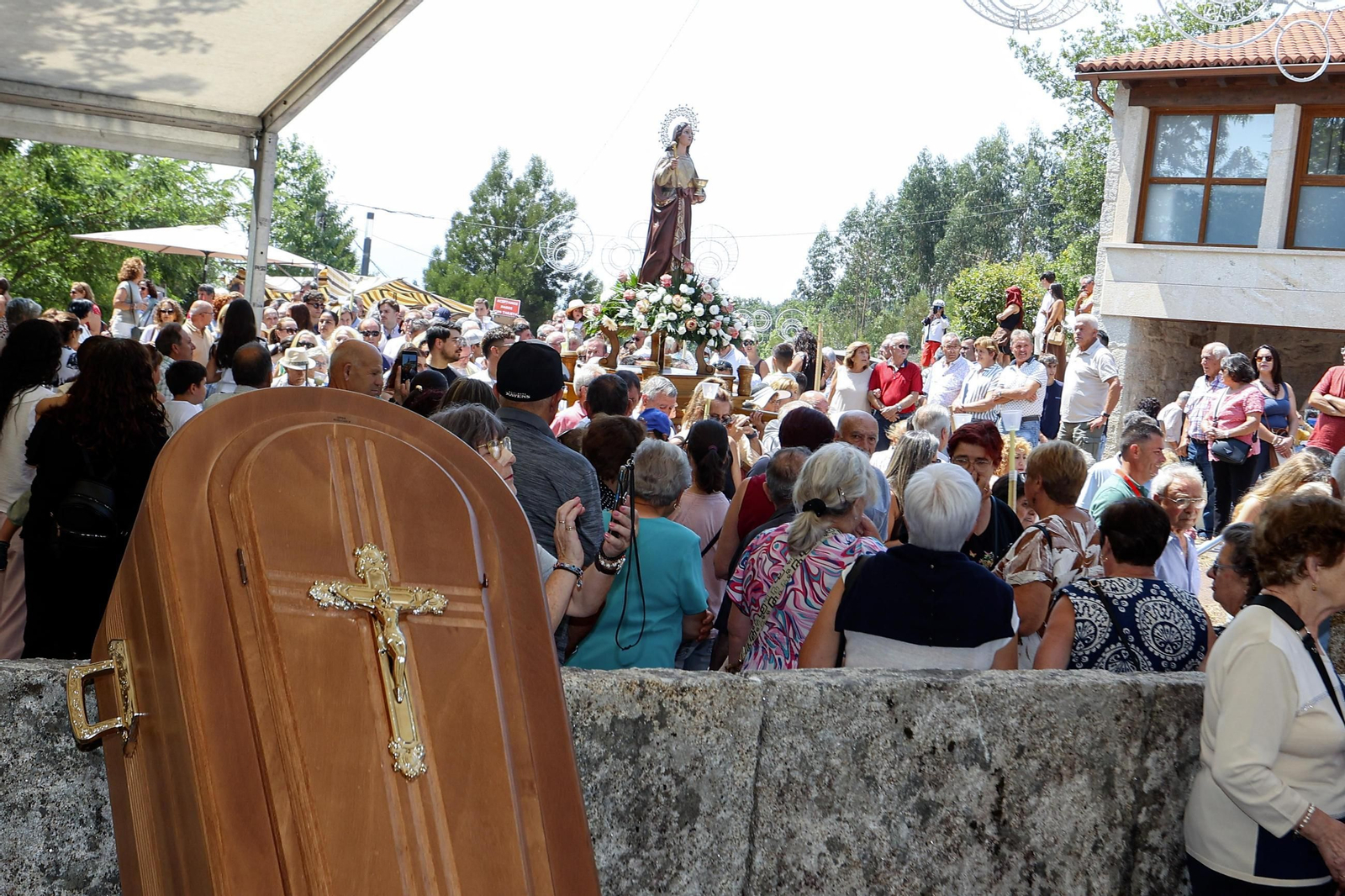 Procesión sin 'caixóns' en Santa Marta de Ribarteme