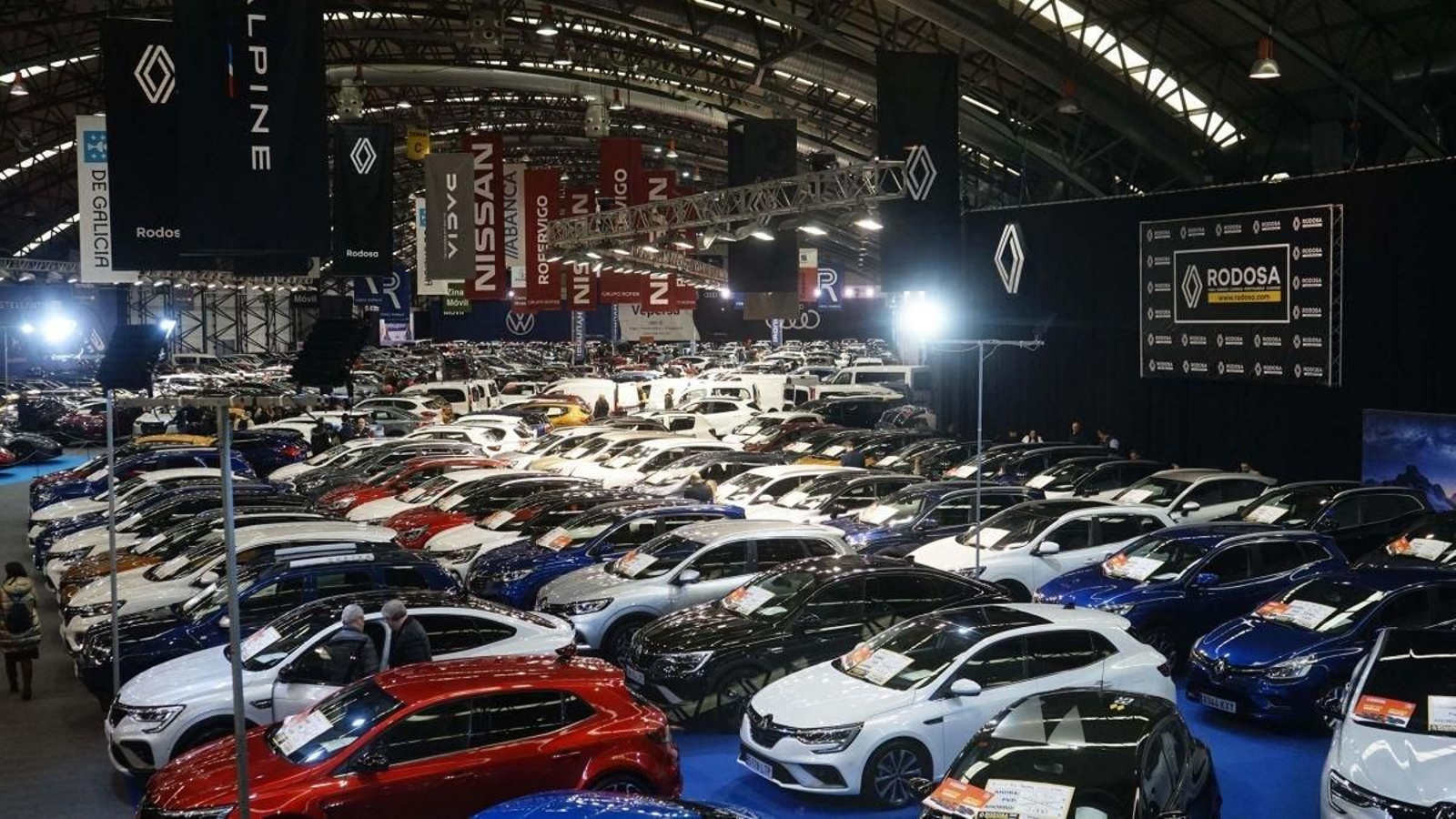 El mercado de ocasión se nutre de coches ‘jóvenes’ procedentes de las compañías de renting.