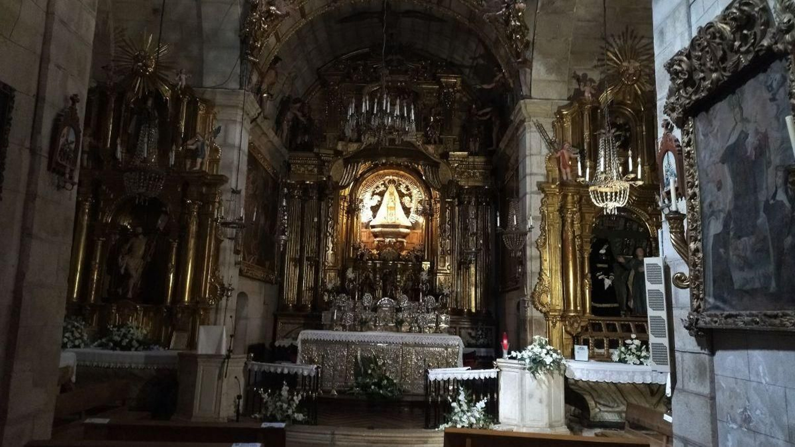 Vista del altar mayor del santuario de As Ermidas, en O Bolo.