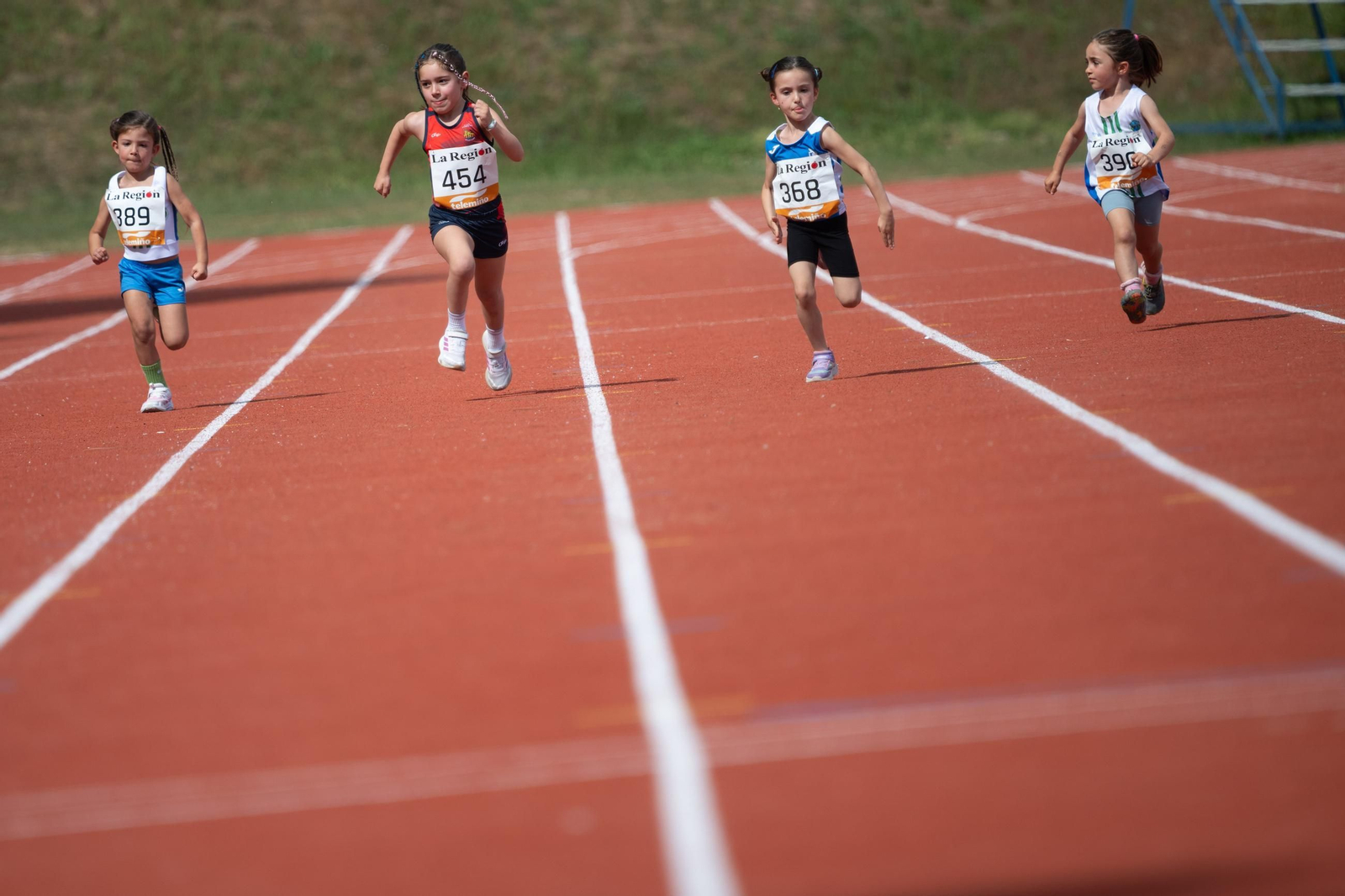 Galería | El atletismo ourensano disfruta en el 1er Trofeo Germán González