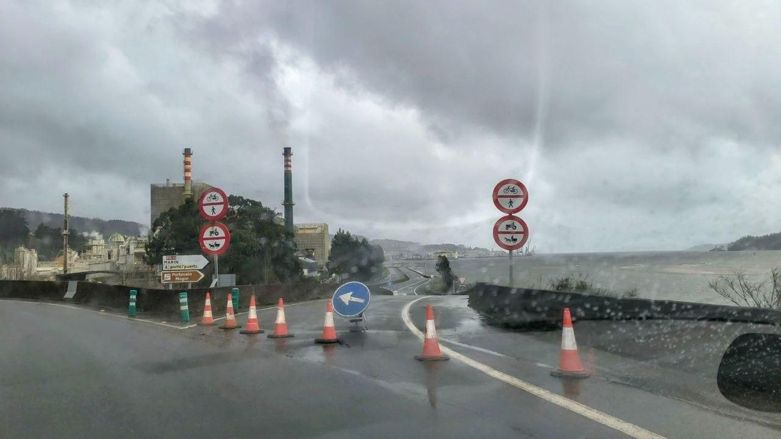 La autovía PO-11 cortada este jueves.