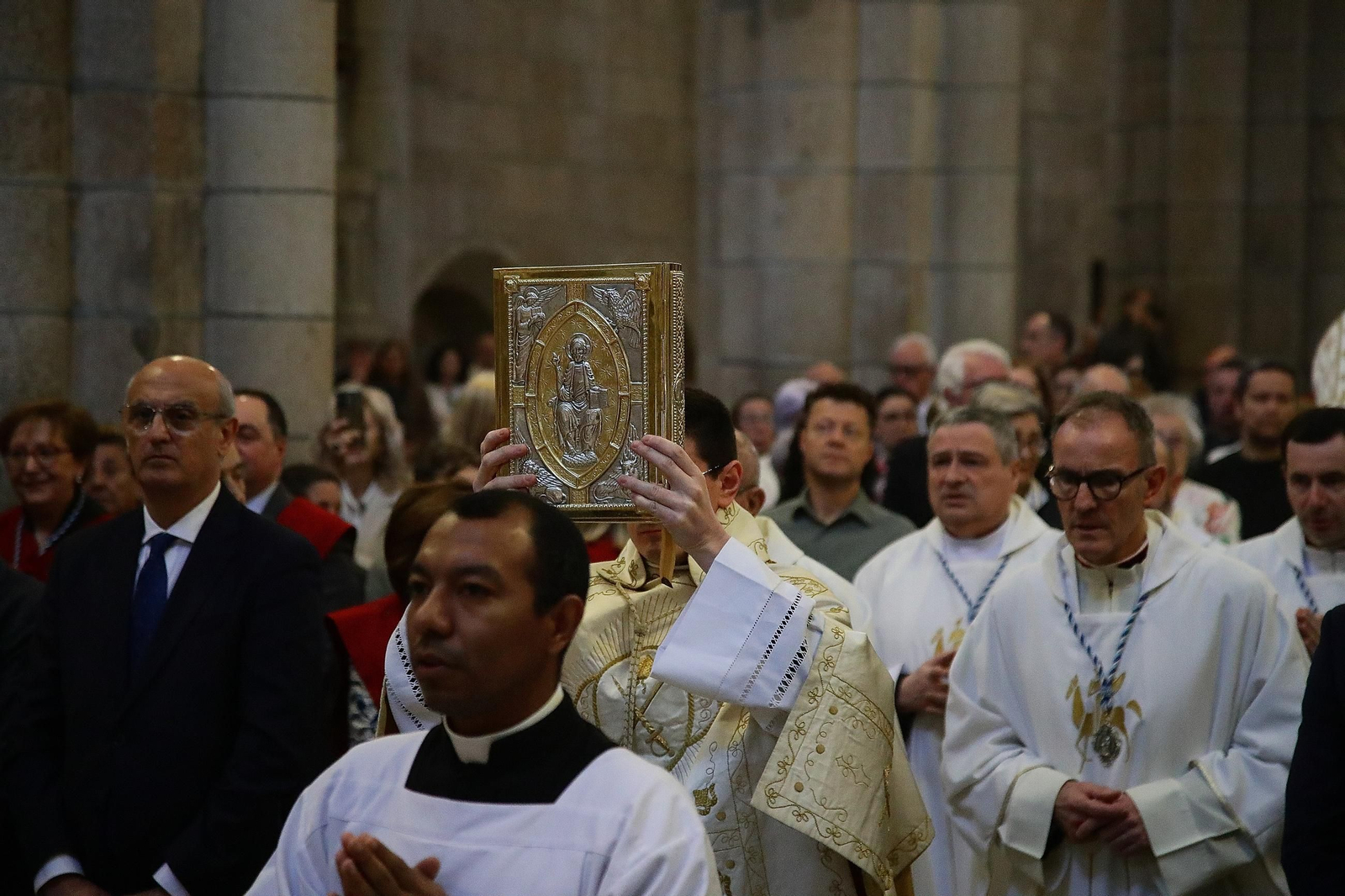 Galería | La procesión del Encuentro pone fin a la Semana Santa en Ourense
