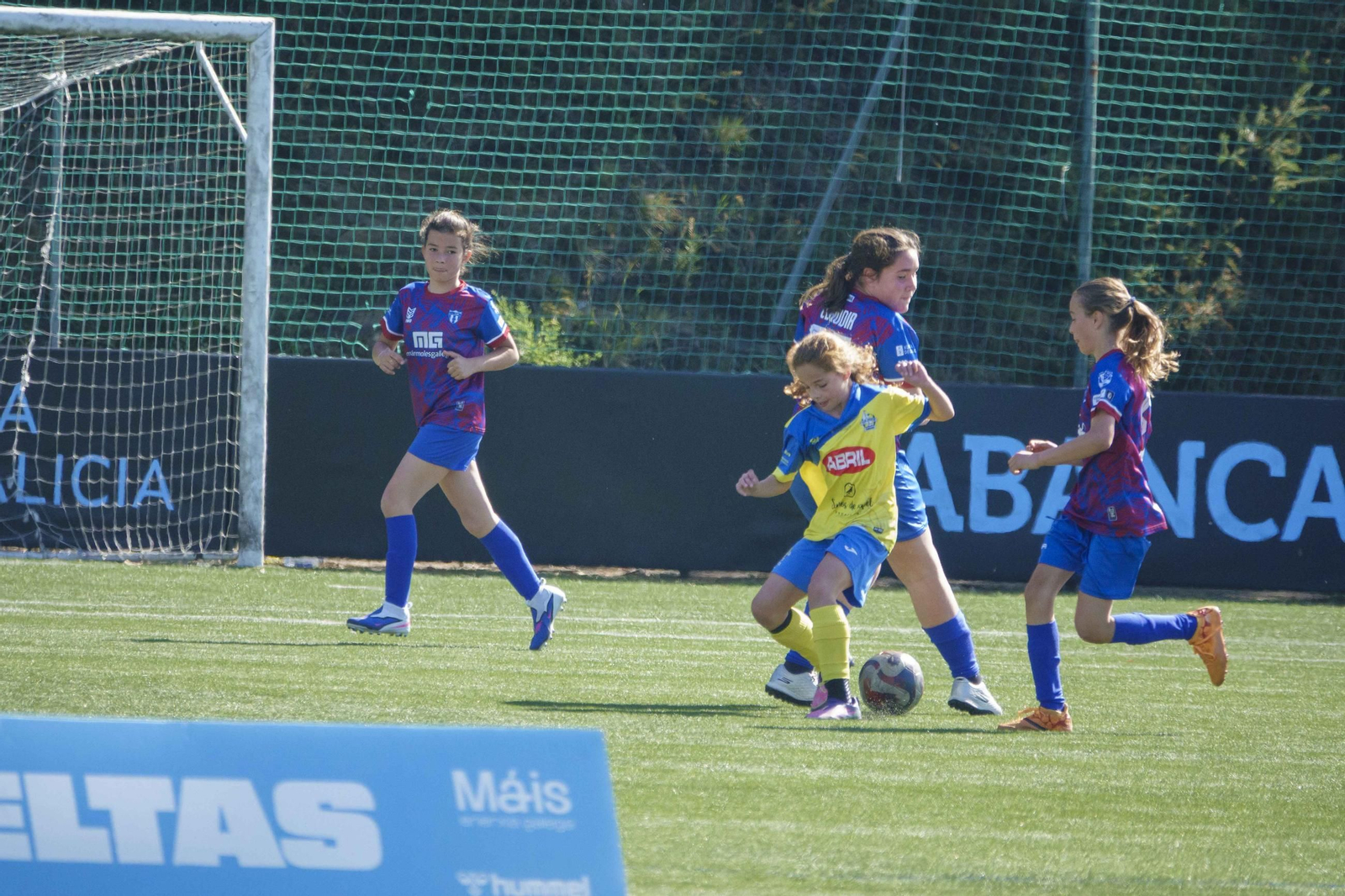 Galería | El fútbol femenino se cita en A Madroa para la II Copa Máis Enerxía