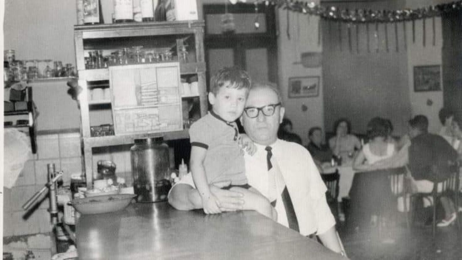 Daniel Pazos con su abuelo Manuel
