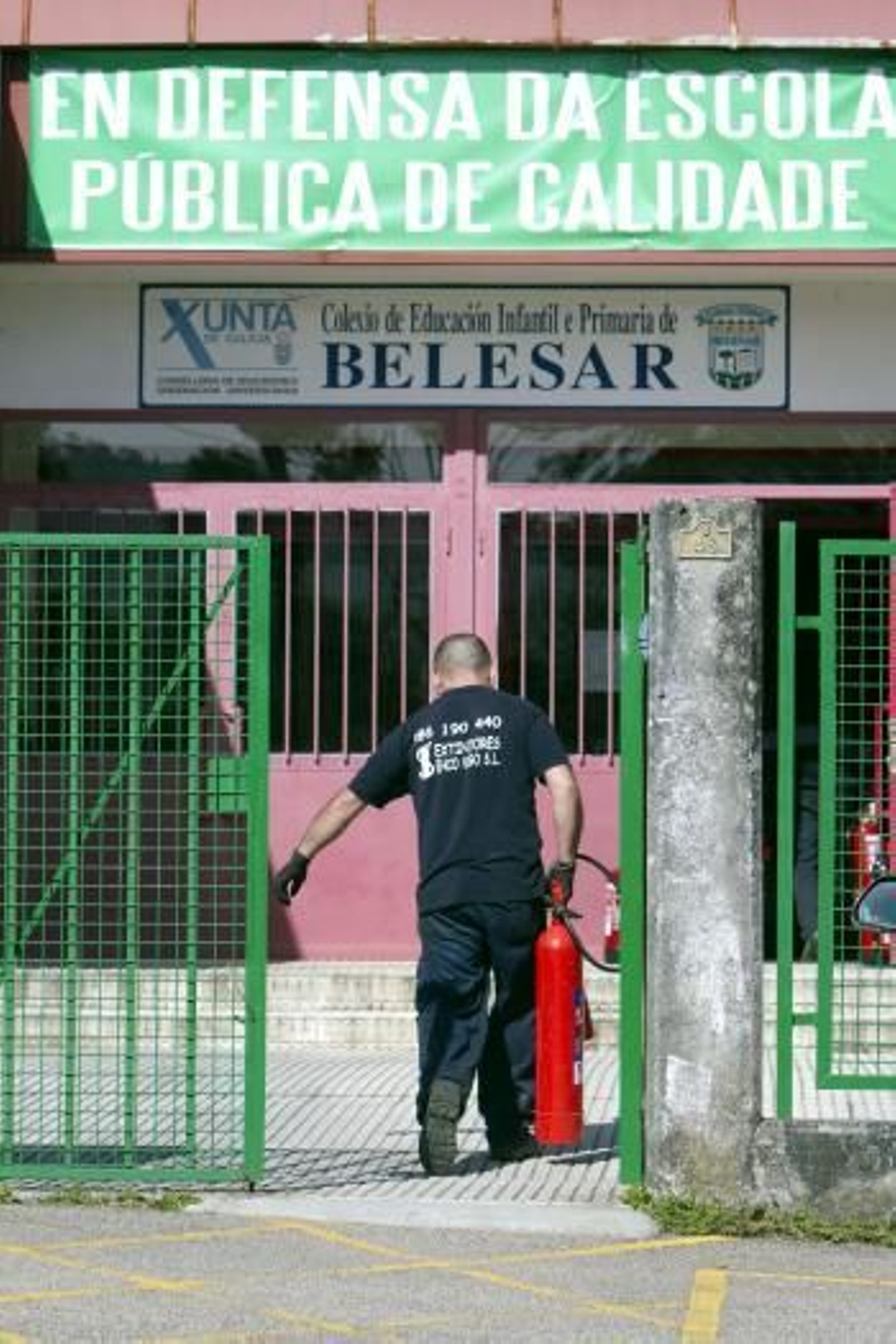 Exterior del colegio Belesar de Baiona.