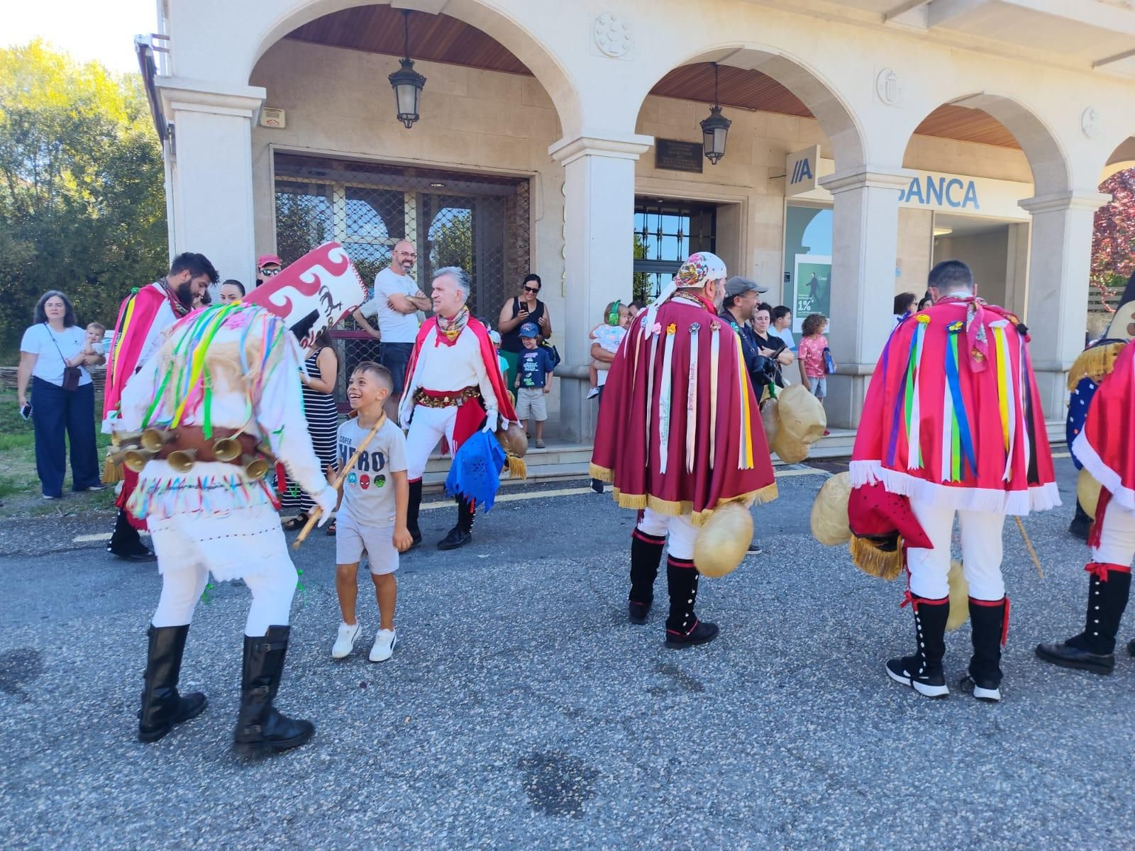Esgos converteuse este domingo nun gran epicentro cultural e social, fusionando a maxia das nosas raíces cun arraigado espírito de comunidade.