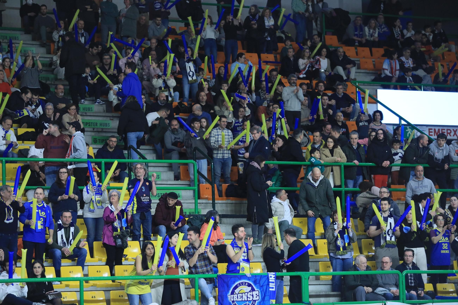 Galería | El Pazo, a reventar para el derbi COB-Obradoiro