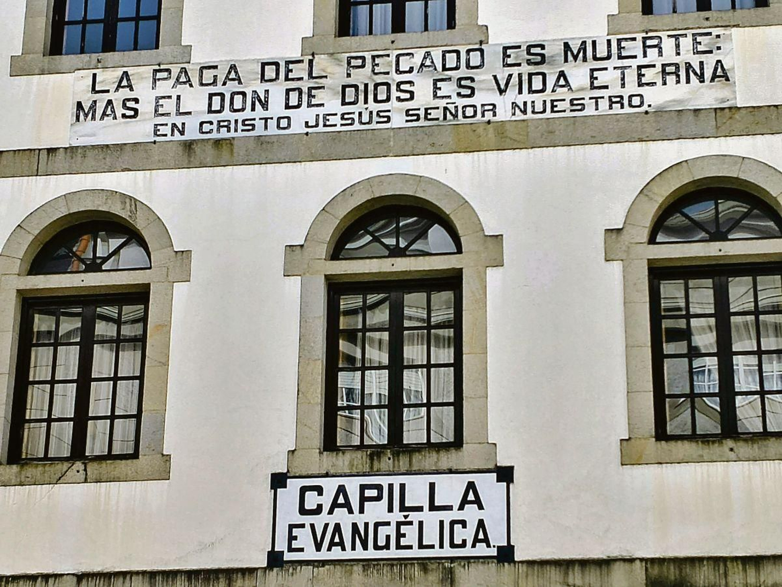 la capilla evangélica más antigua de Marín, que albergó una escuela.