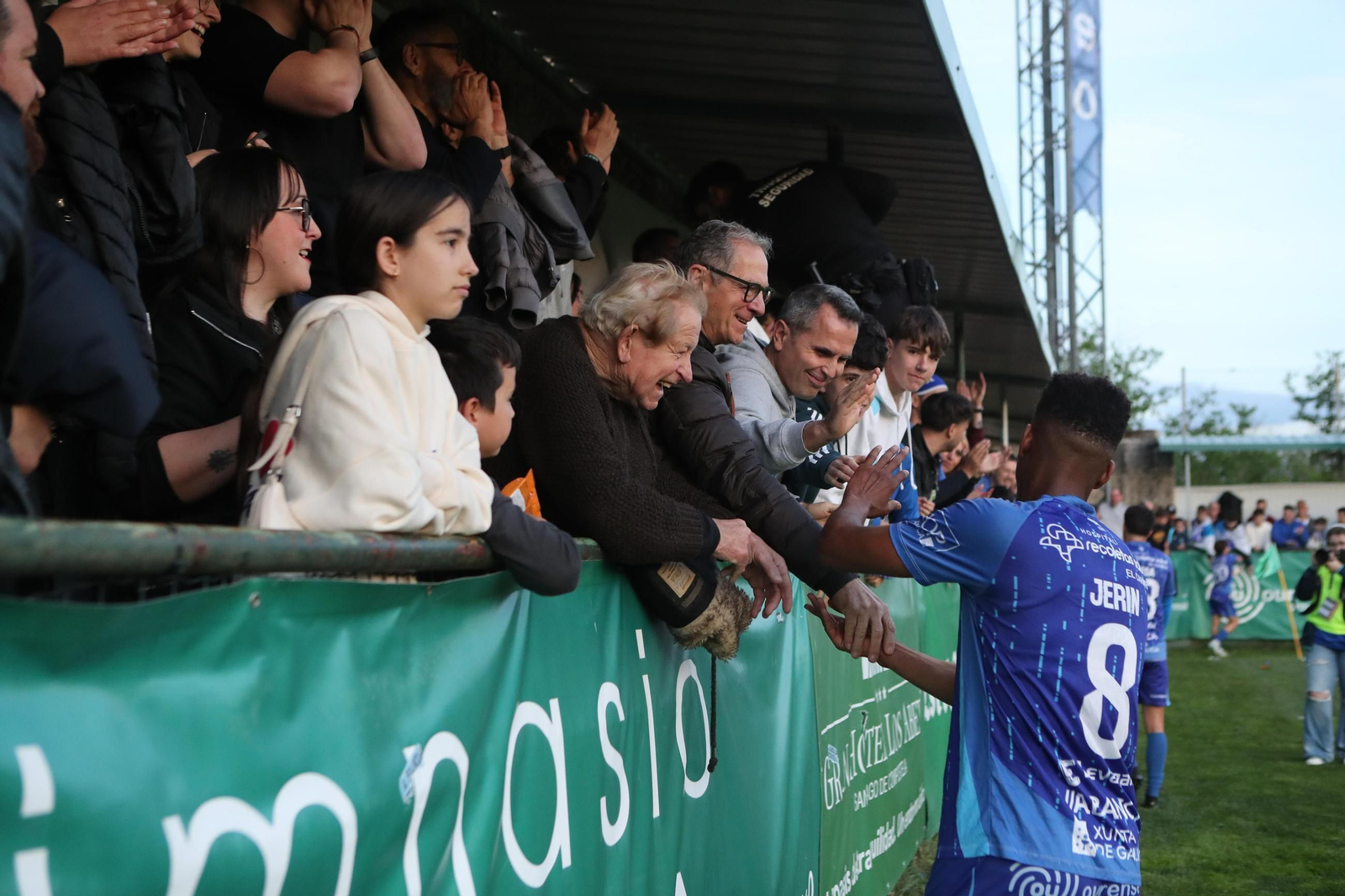 Galería | Empate a uno entre el CD Arenteiro y Ourense CF en el derbi termal