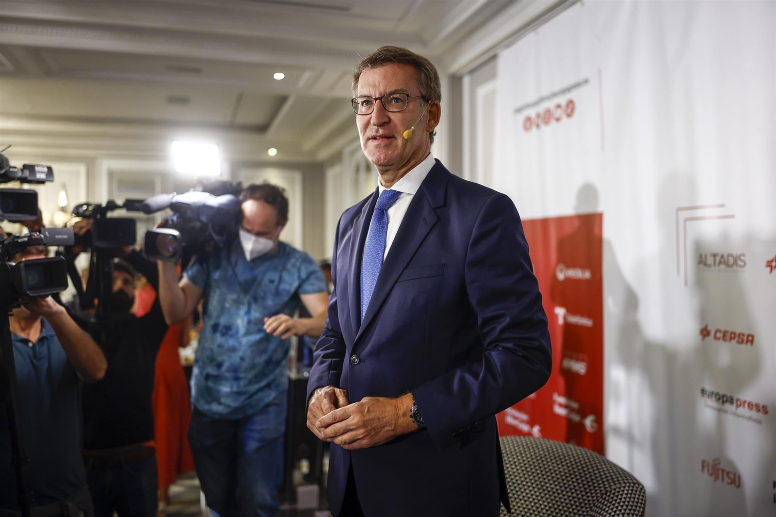 Desayuno informativo del líder del PP, Alberto Núñez Feijóo. // EFE