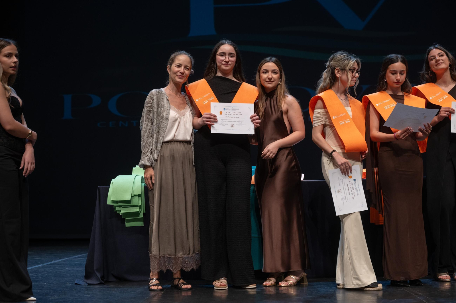 Galería |  Los alumnos del CIFP Portovello celebran su graduación