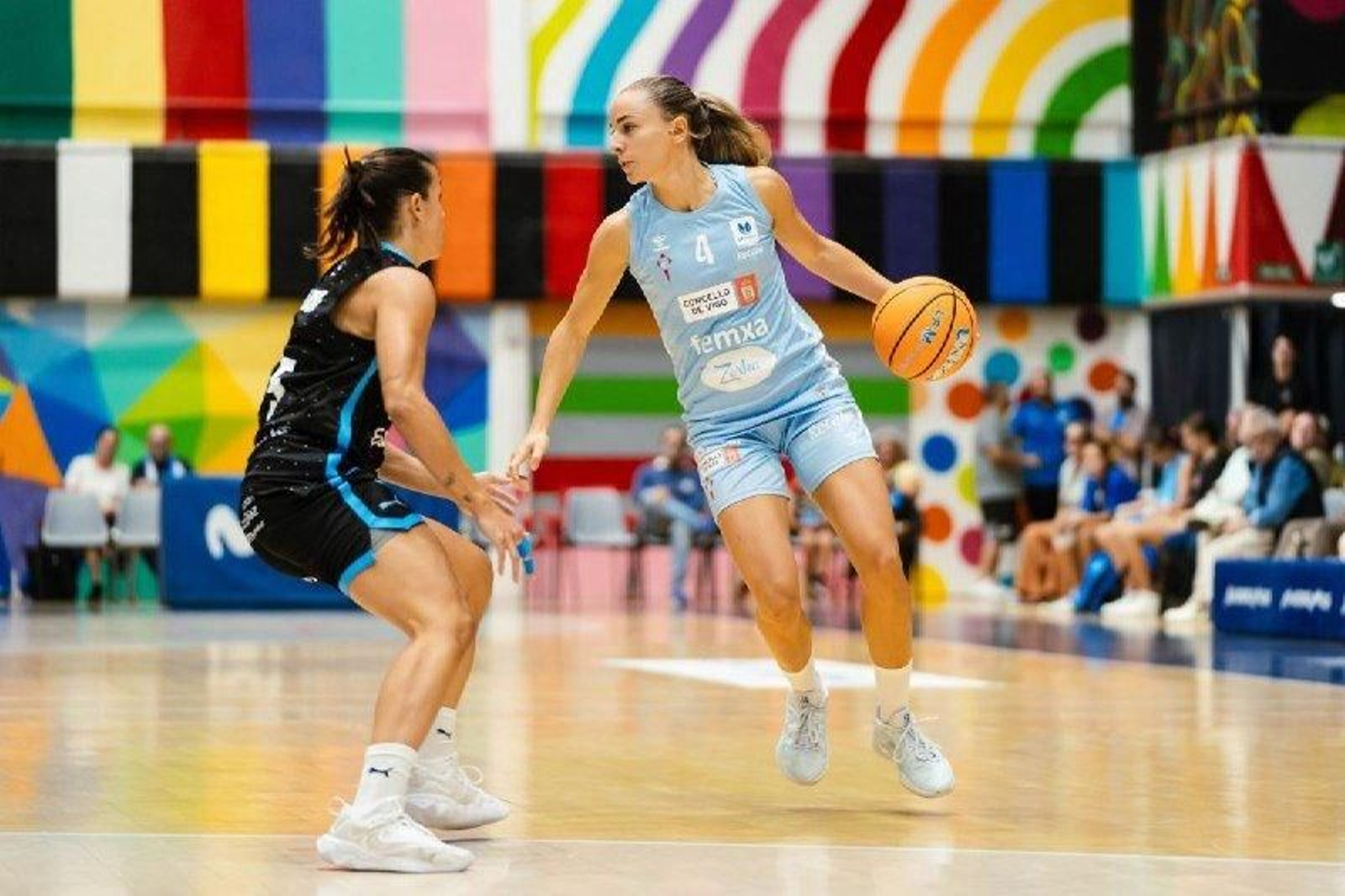 Matea Tadic, con el balón, en el primer partido de liga del Celta, ante el Movistar Estudiantes.