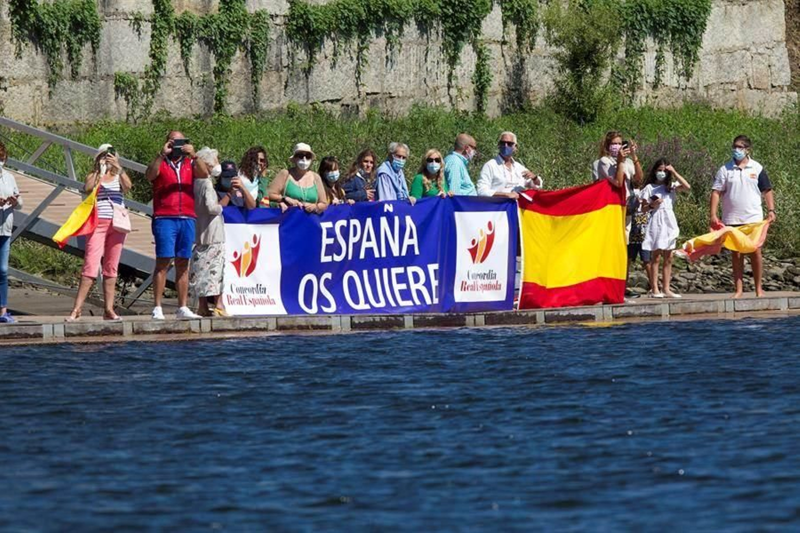 Tui recibe con aplausos al Rey en su visita a Comandancia Naval del Miño 10