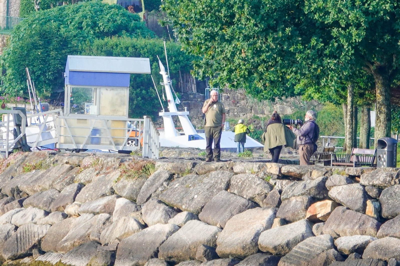 Galería | Un hombre, localizado sin vida entre las bateas en Chapela