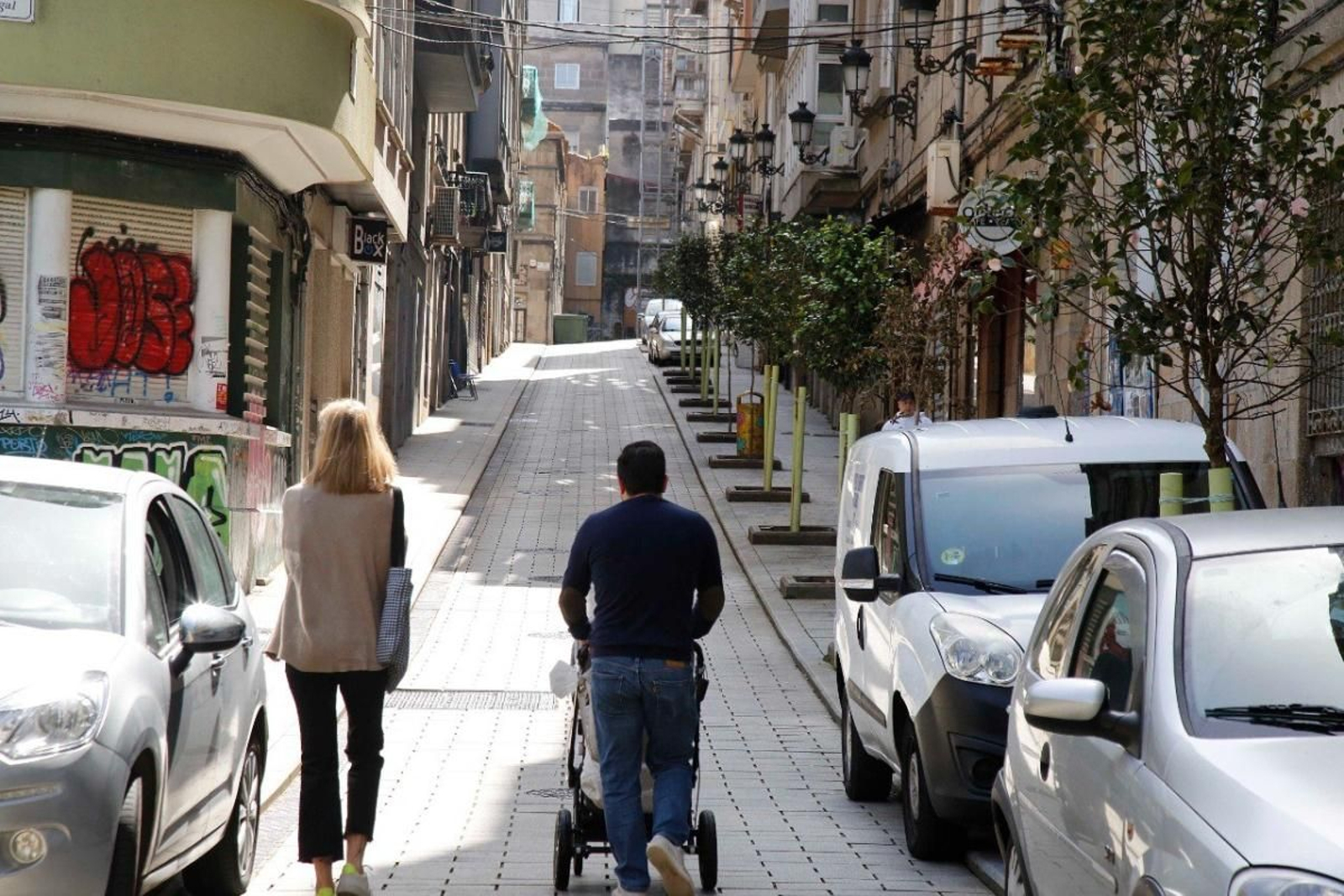 La calle Rogelio Abalde, en Zona Churruca, se ha convertido por el número de quejas y de expedientes resueltos en la más conflictiva en cuanto a contaminación acústica. Es pequeña y con muchos locales.