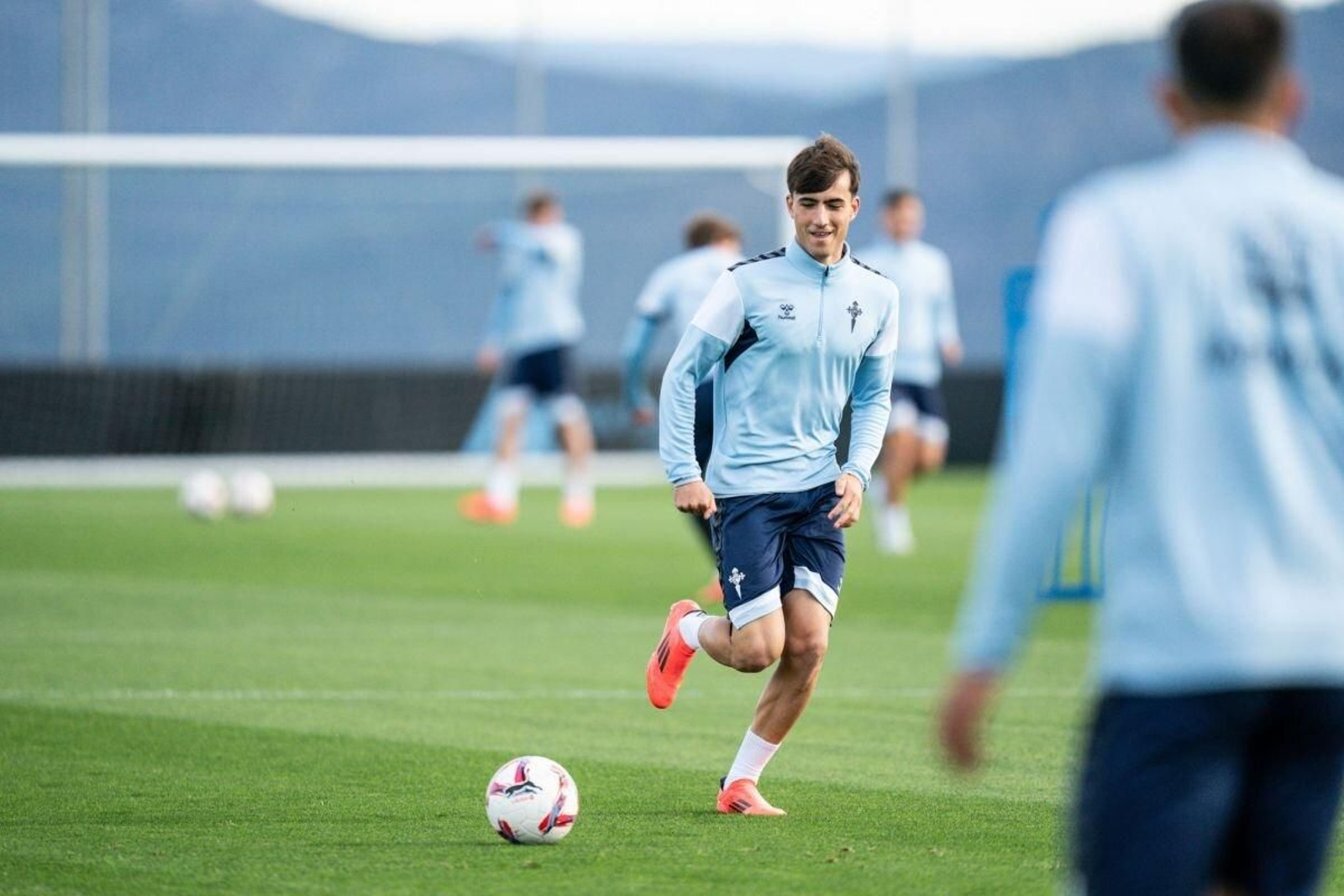 Javi Rodríguez, en un entrenamiento reciente del Celta en la ciudad deportiva de Mos.