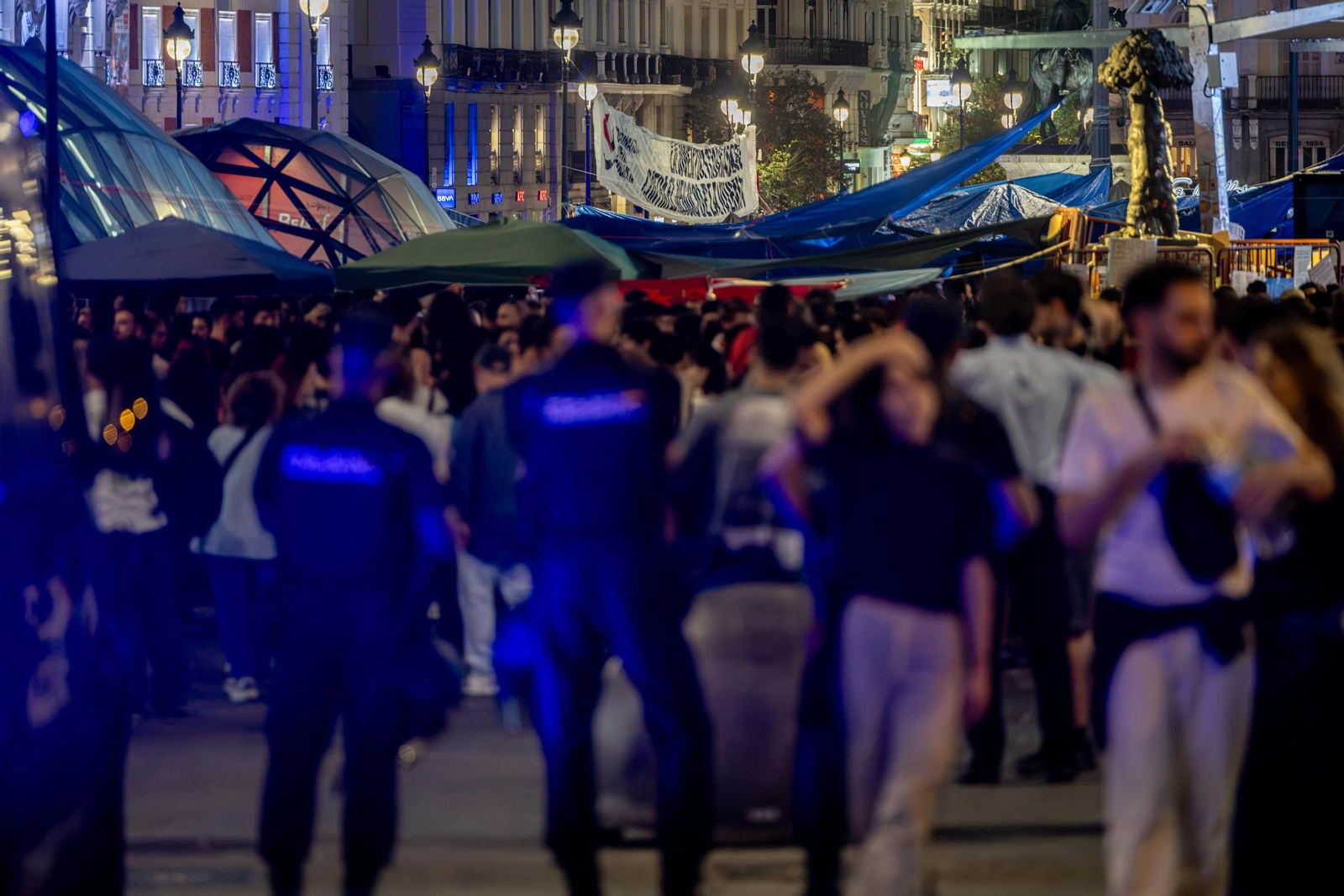 Galería | La acampada de Sol por una vivienda digna se sigue extendiendo y los congregados insisten en esta medida de presión