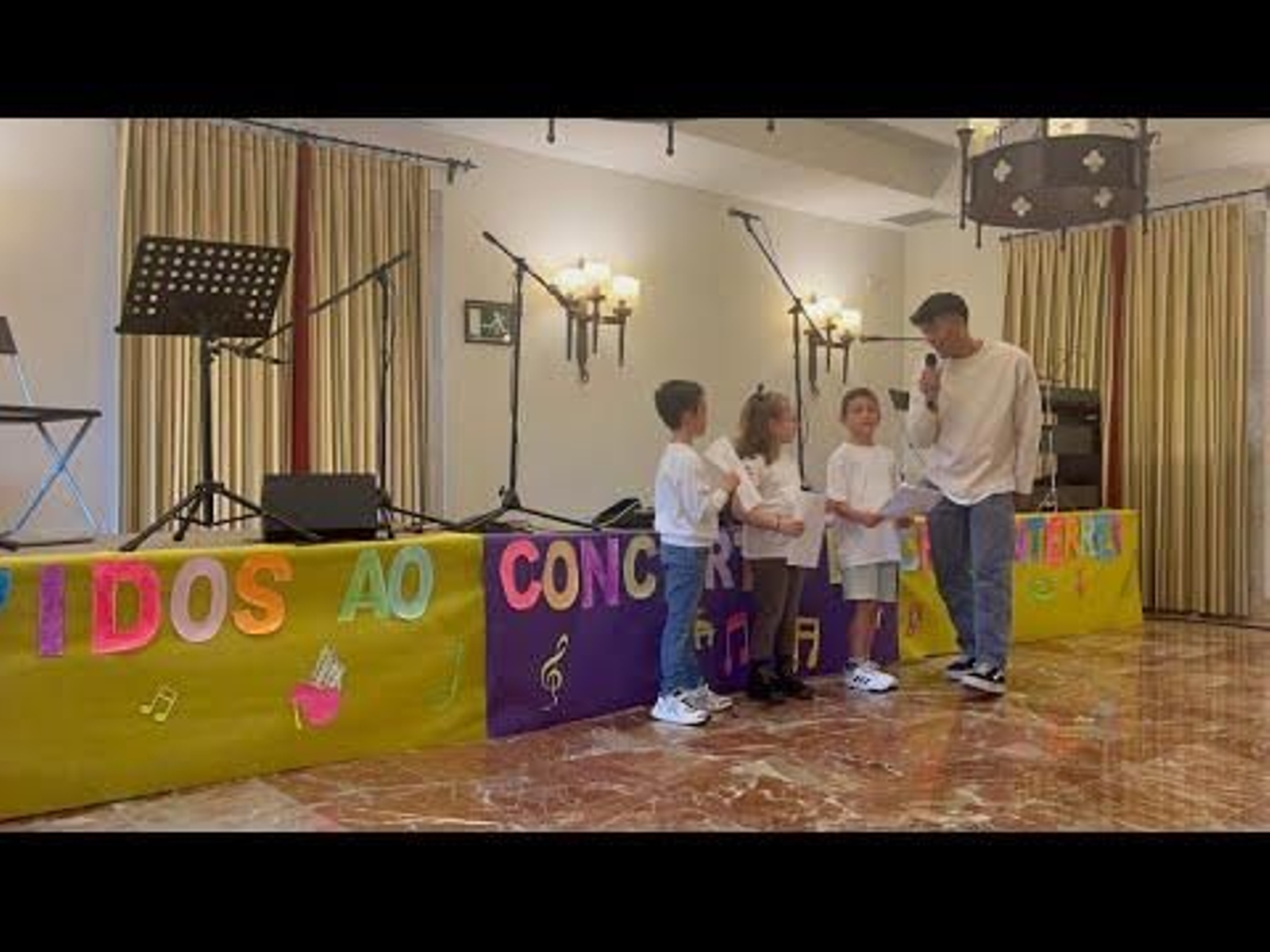 Los chicos del CRA Monterrei organizaron el I Concerto do CRA Monterei