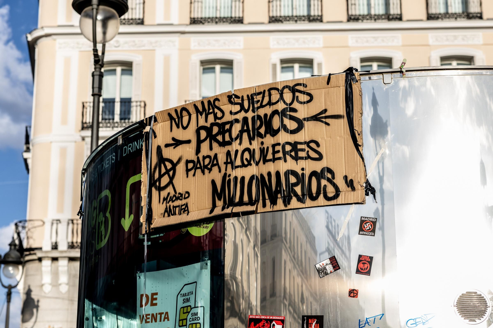 Galería | La acampada de Sol por una vivienda digna se sigue extendiendo y los congregados insisten en esta medida de presión