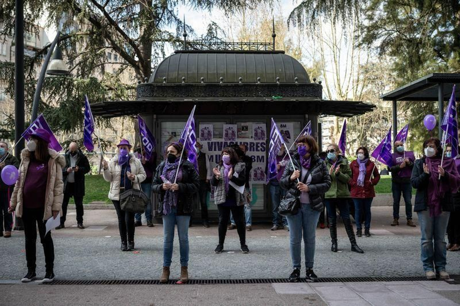 Concentración de los sindicatos UGT-CCOO por el 8M (ÓSCAR PINAL).