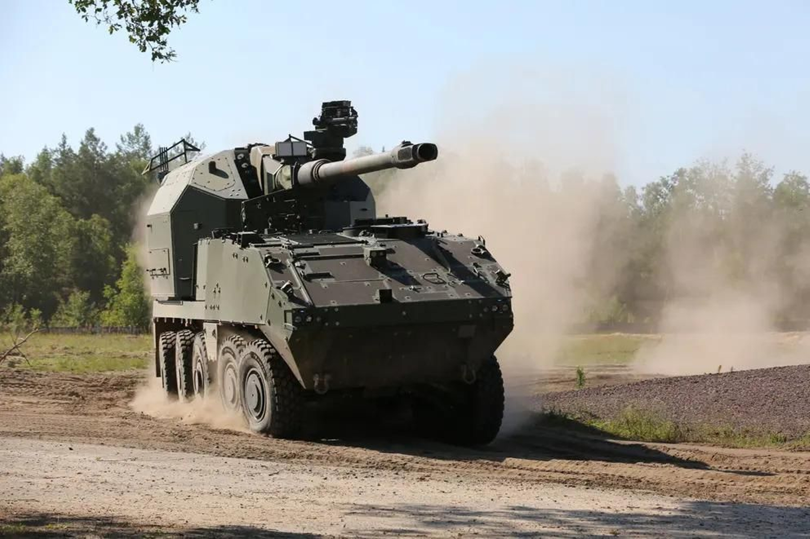 Vehículo de artillería Piranha fabricado por General Dynamics