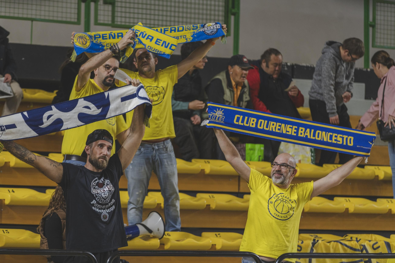 Galería | El COB asusta los fantasmas en Samaín y logra la victoria ante el Fibwi