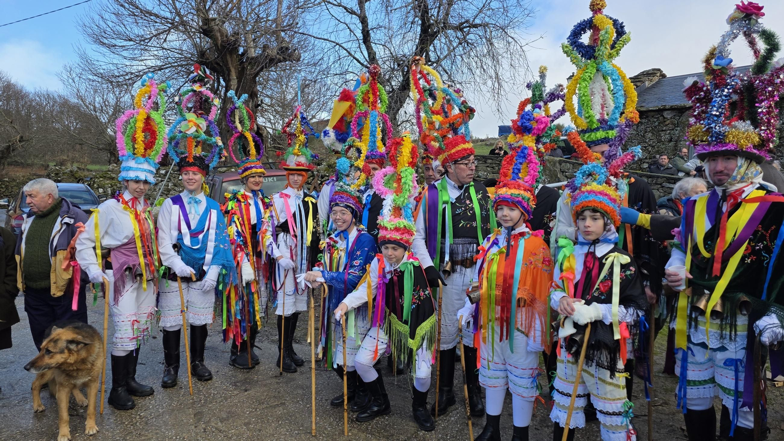 Galería | Los Palleirós llegan a Manzaneda con el inicio del Entroido