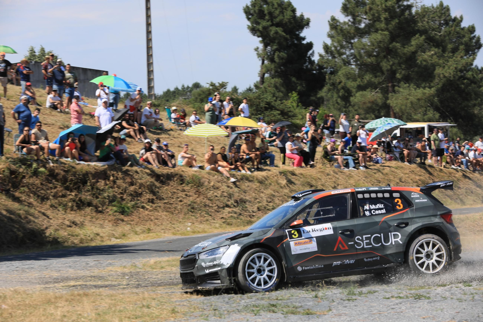 Galería | El público disfruta del Rally de Ourense en el tramo Cartelle-Toén, en fotos