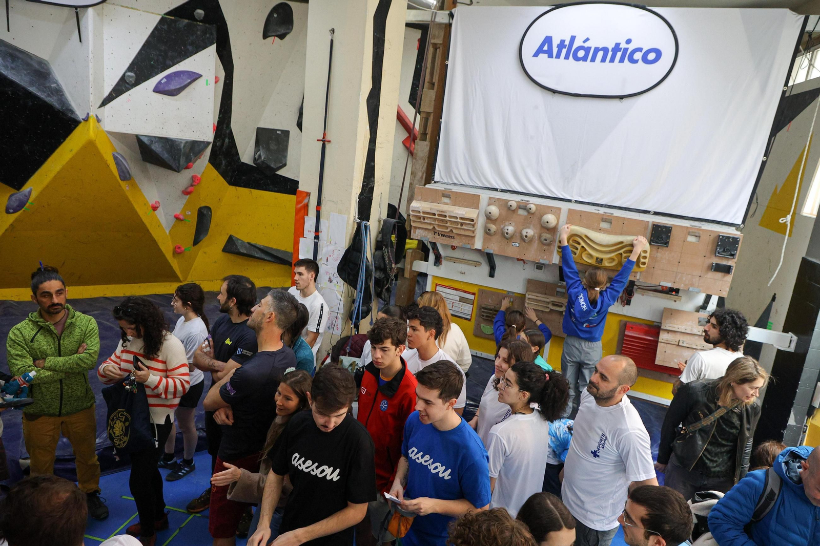 Galería | Unas 60 personas participan el Open de Escalada Búlder de +Deporte Atlántico