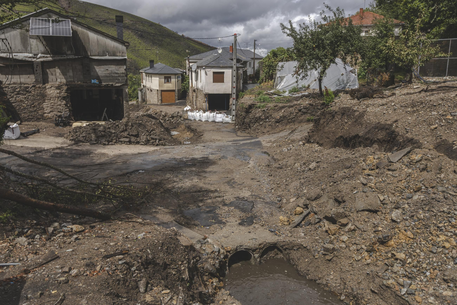Galería | Viana do Bolo vuelve revivir las riadas de junio tras las intensas lluvias