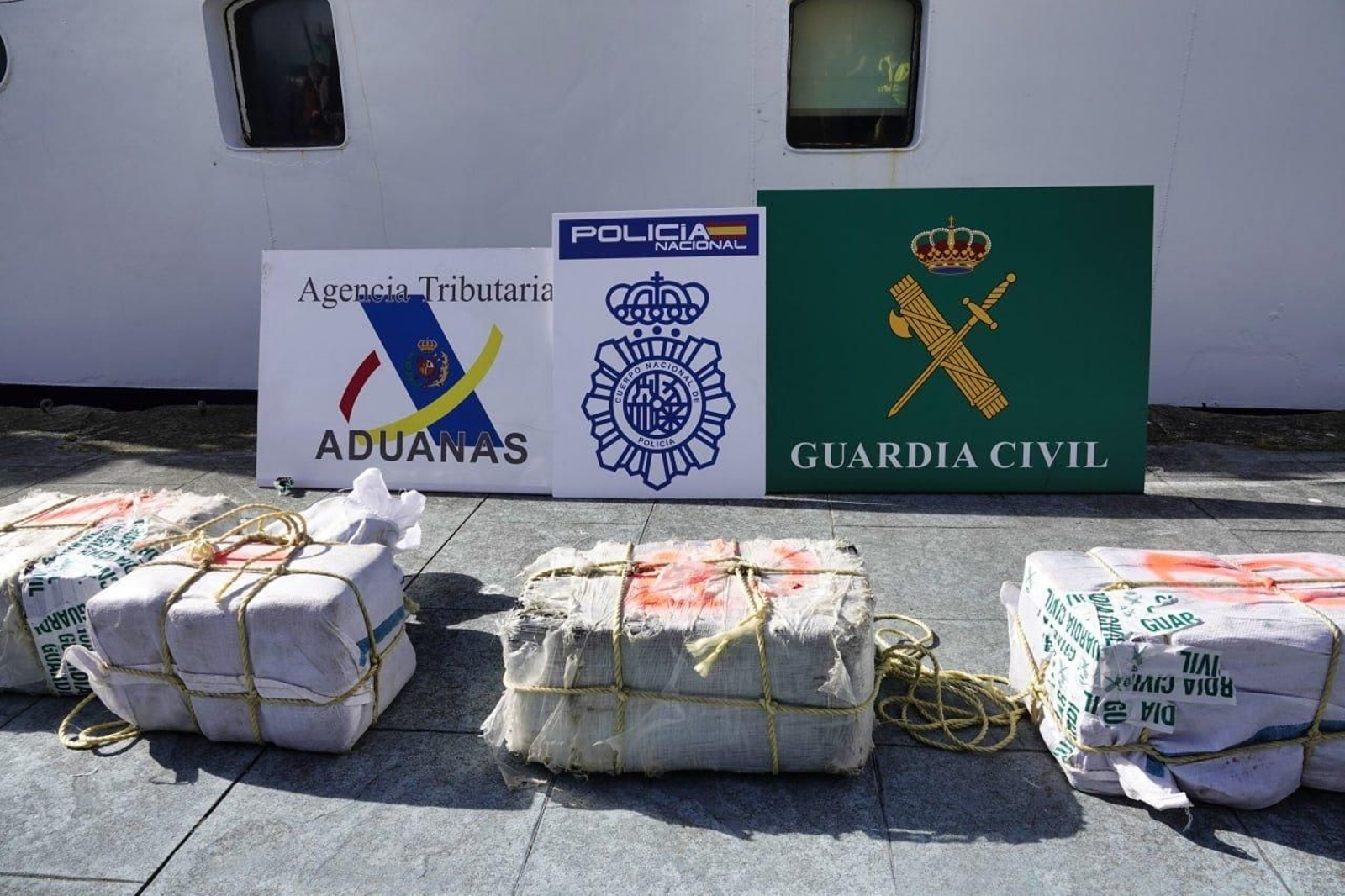 Alijo de droga del 'Petrel'.