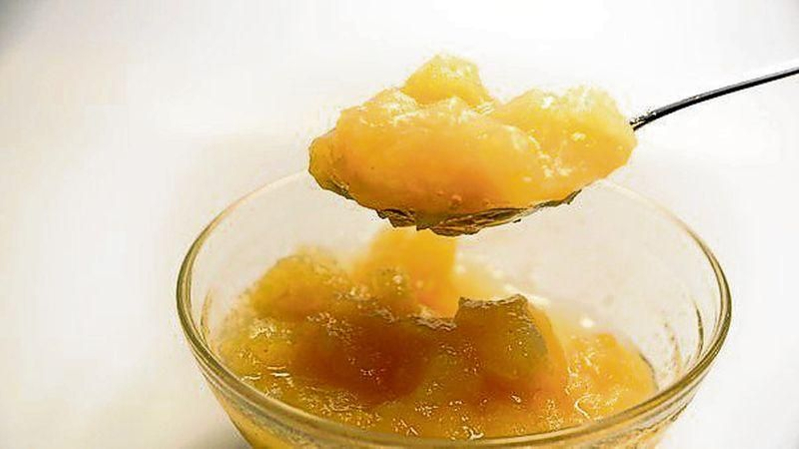 Para aliviar la boca seca se recomienda comer preparaciones jugosas, agradables al paladar y no excesivamente calientes.