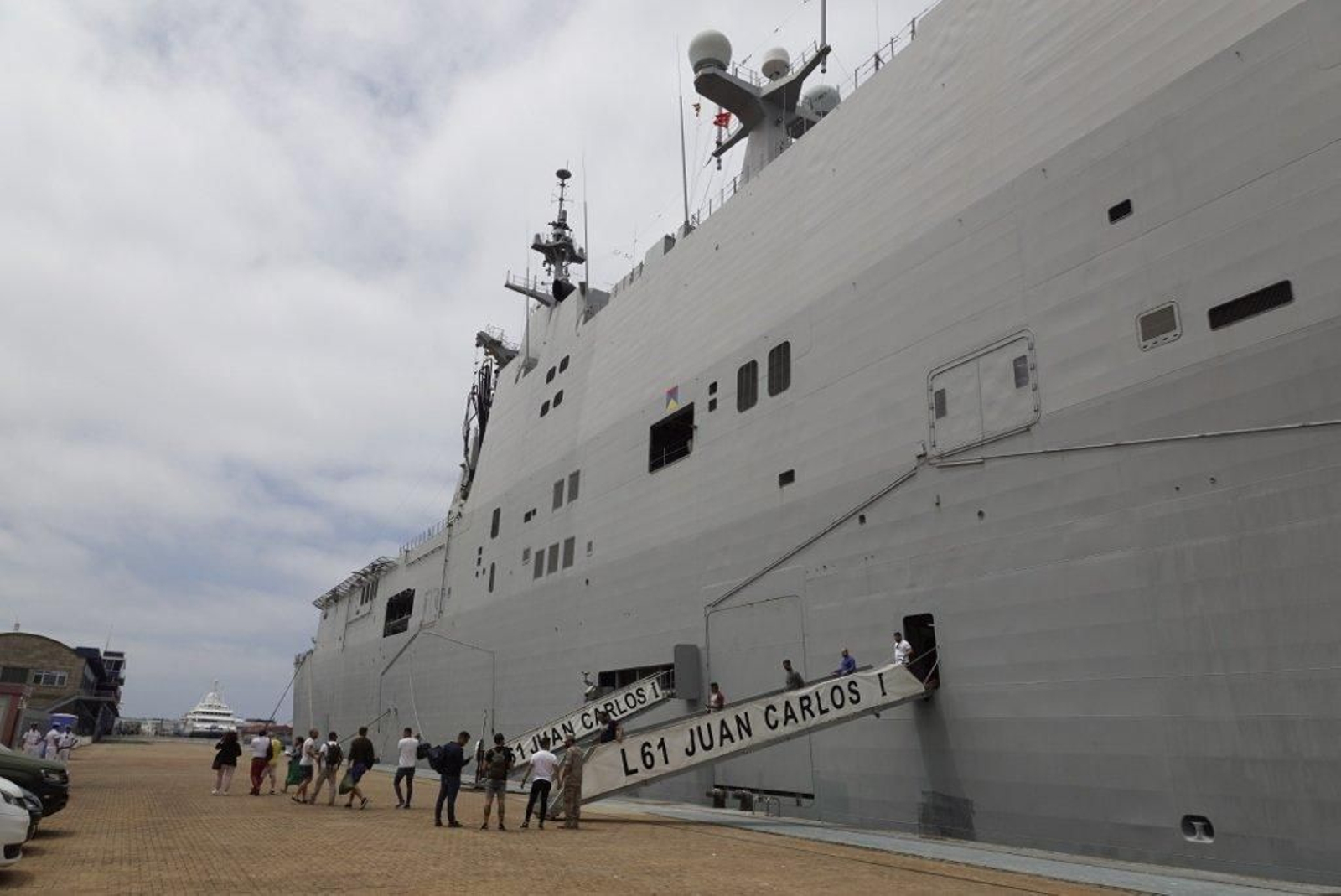 El portaviones Juan Carlos I en Vigo  (47) (1024x684)