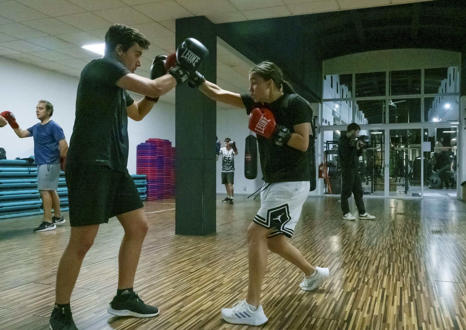 Galería | Así entrenan boxeo en el Gimnasio Arenal