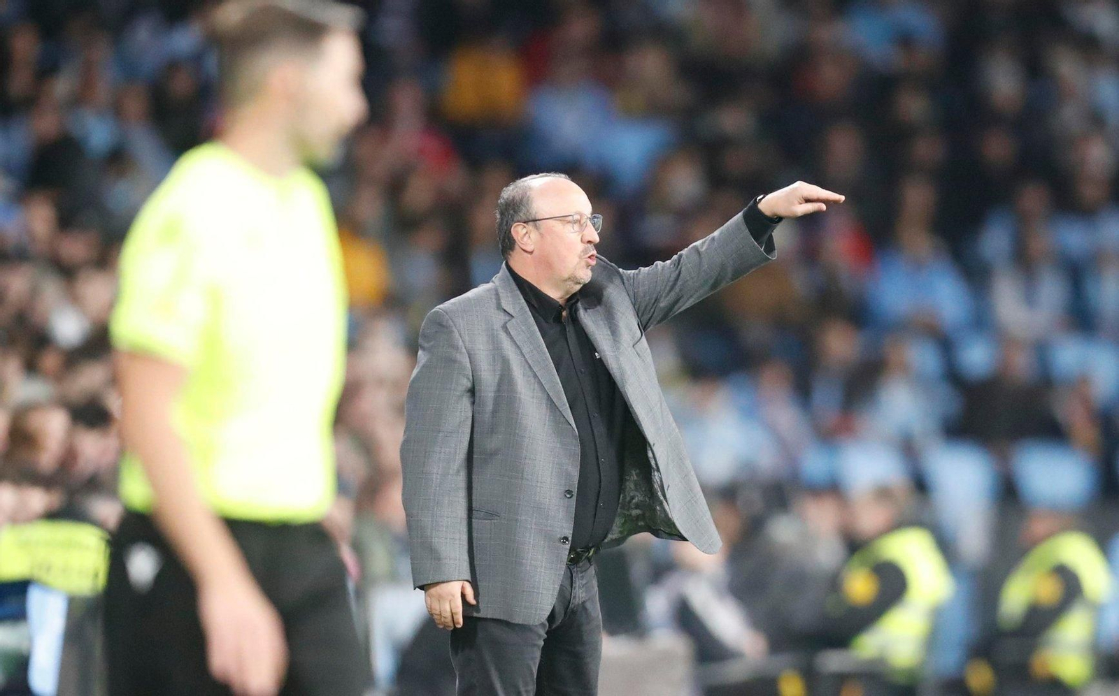 Benítez da instrucciones.