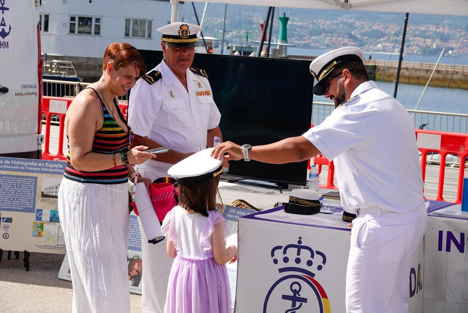 Galería | Comienza la programación del Día de las Fuerzas Armadas en Vigo