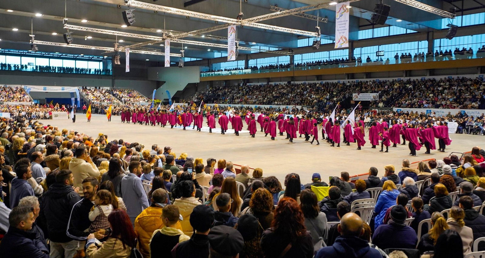 Galería | Récord de público en el concurso de rondallas del Ifevi