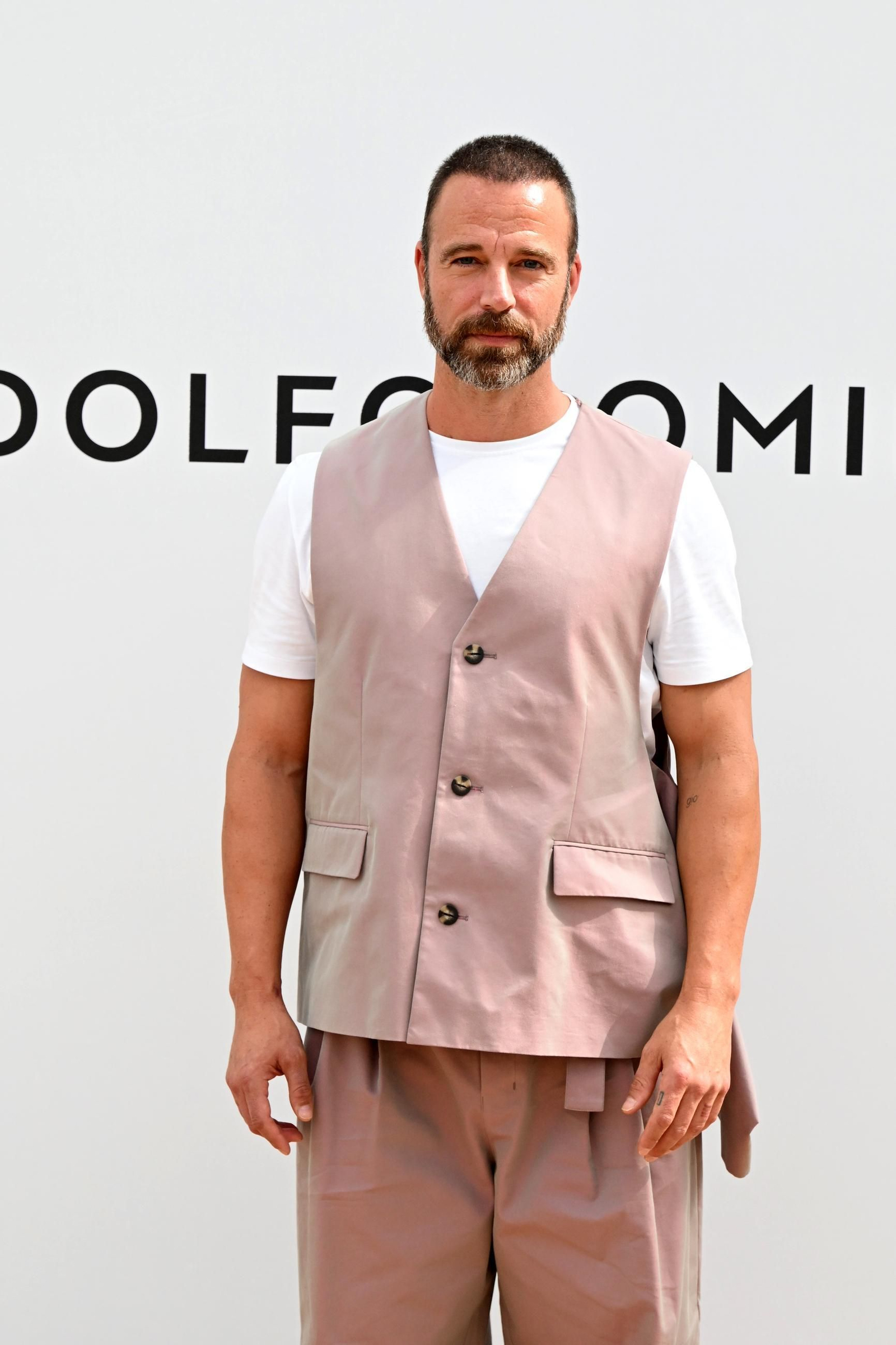 Todos los diseños presentados por Adolfo Domínguez en su regreso a la Fashion Week, en fotos