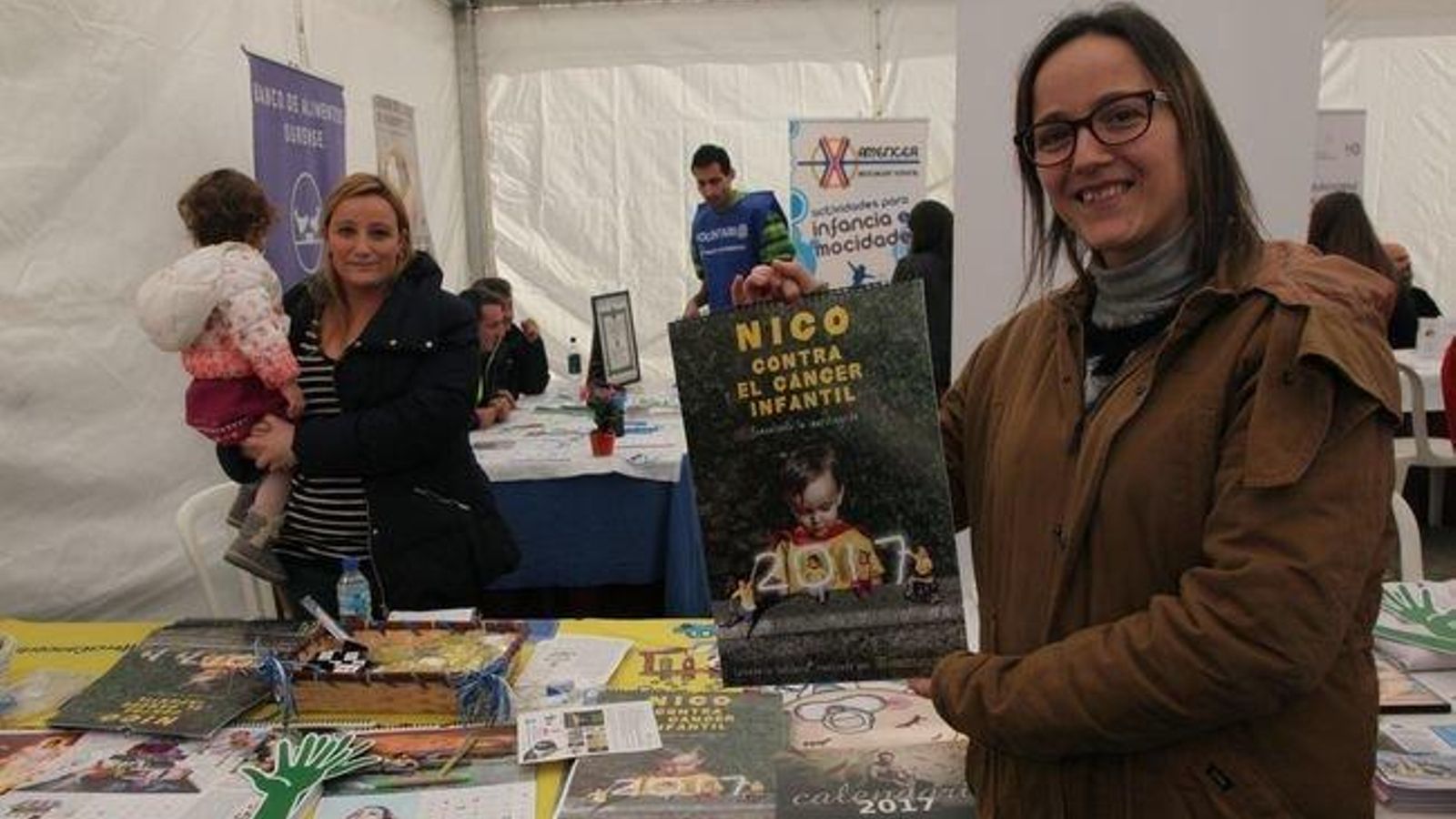 Ourense. 5-12-2016. Feira do voluntariado. Ángela Leal.  Paz
