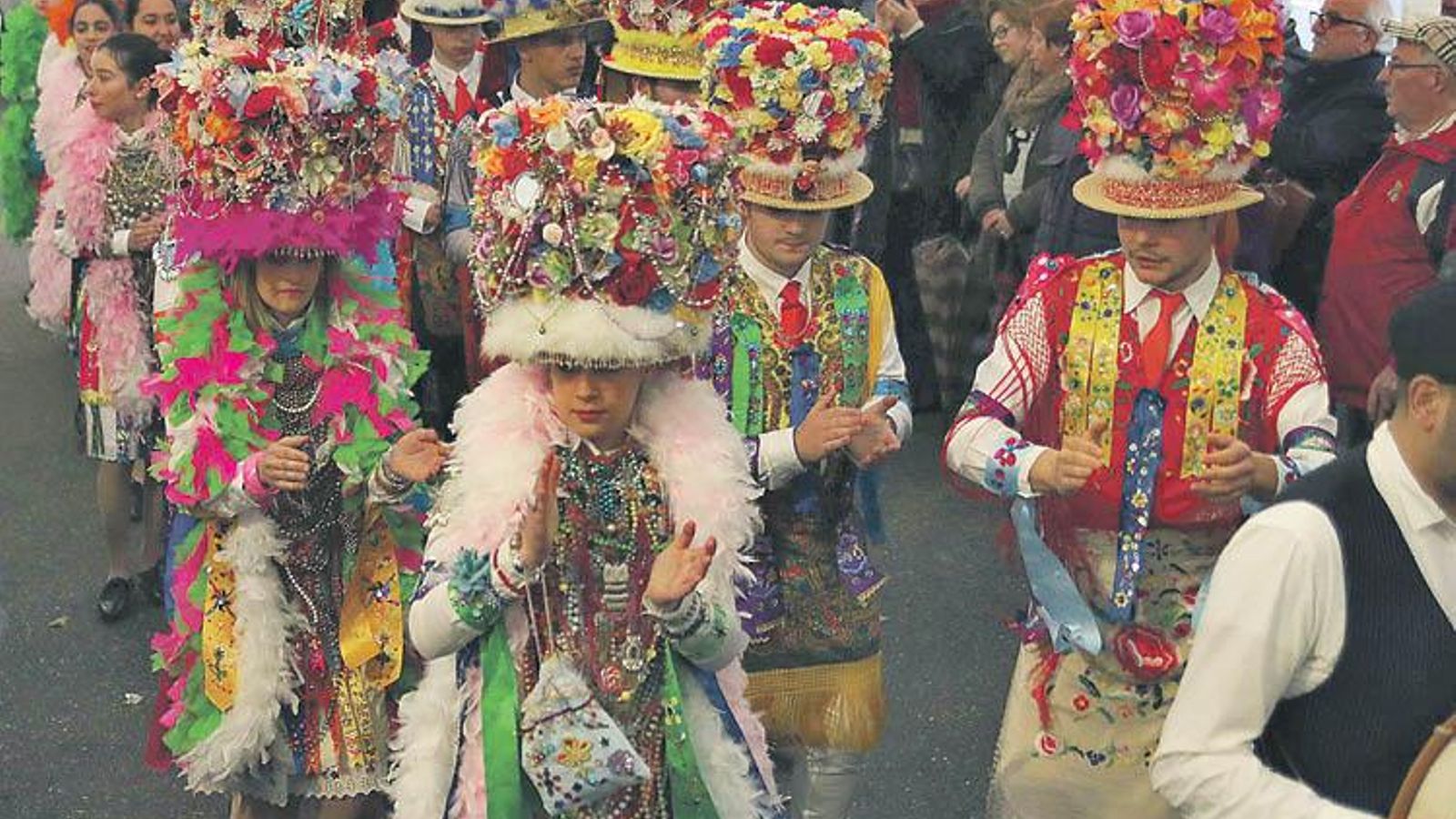 Madamas y galáns de Cobres forman parte del carnaval de Vilaboa desde el siglo XVIII.