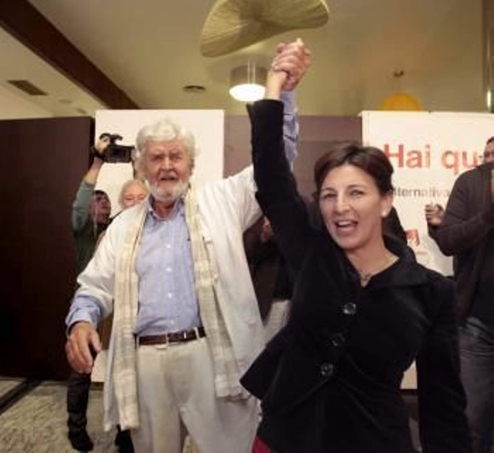 Beiras y Yolanda Díaz celebran los resultados.