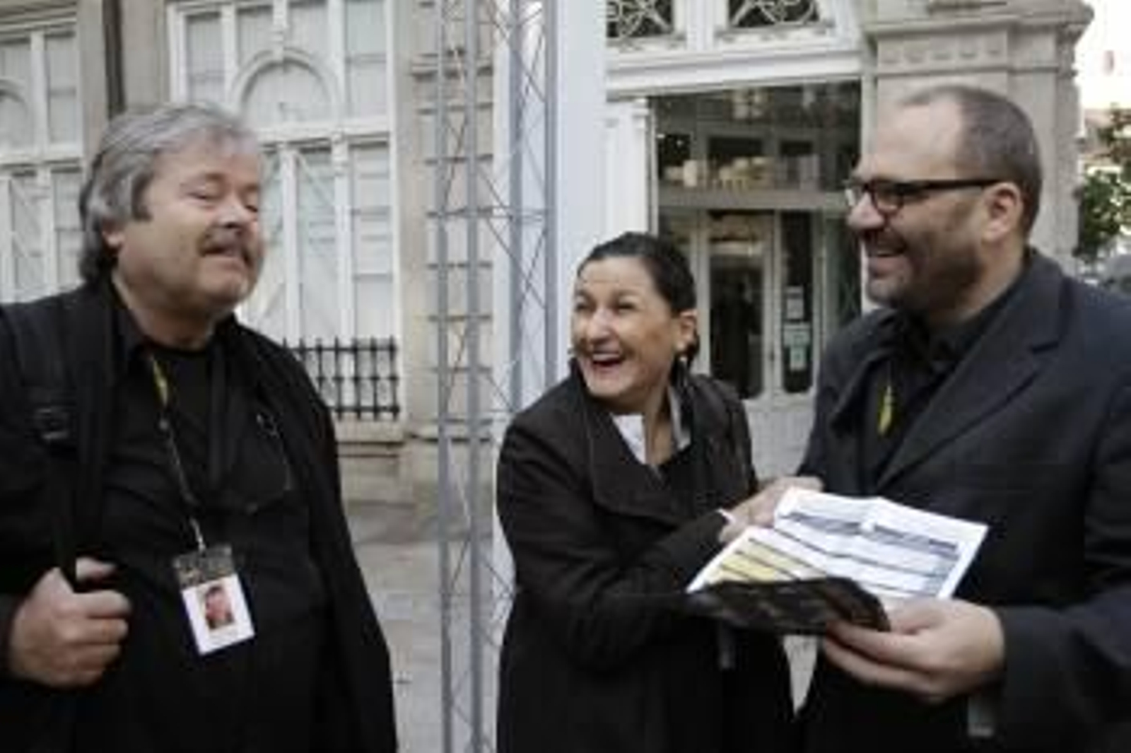 El director holandés Walther Grotenhuis, la actriz turca Siir Eloglu y el suizo Cihan Inan. (Foto: MIGUEL ÁNGEL)