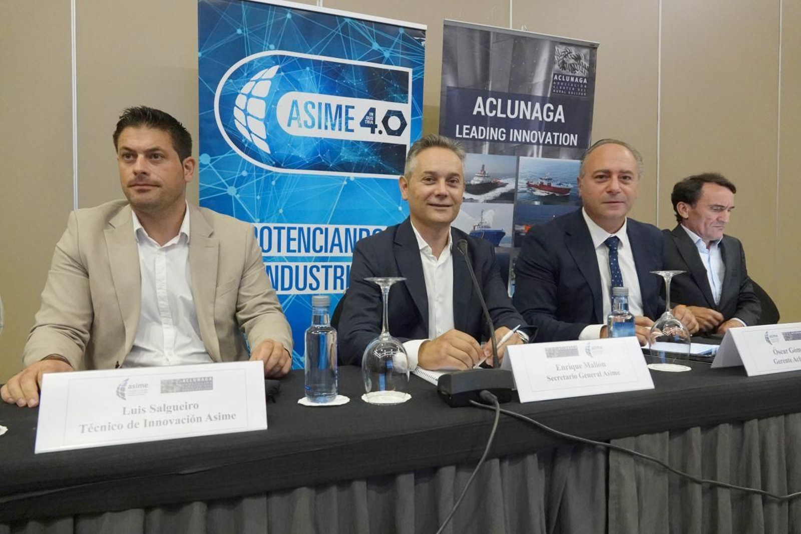 El Perte del naval para optar a fondos europeos está generando la mayor alianza en Galicia y en España de los últimos 20 años. 40 empresas gallegas se reunieron ayer en Vigo para preparar la convocatoria -el sector concurrirá con un proyecto conjunto- pese a que se trata de un Perte “muy complicado”. “No está adaptado a las necesidades reales de las empresas, requiere muchísima financiación, ese es el problema”, indicó en declaraciones a los medios Óscar Gómez, gerente del Clúster Naval Gallego, Aclunaga, que apeló al esfuerzo que están realizando “para que la gente se anime y participe”. 

El secretario general de Asime, Enrique Mallón, se manifestó en esta misma línea sobre un Perte que "no representa la oportunidad que creíamos hace unos meses, pero a pesar de ello vamos a intentar estar a la altura". "El naval gallego supone el 50% de toda la carga de trabajo y capacidad productiva de España y por lo tanto debe ser un agente totalmente determinante en Galicia”, señaló.

La patronal y el clúster congregaron en el Hotel Los Escudos a más de 40 empresas para abordar las diferentes líneas de ayudas en materia de innovación y competitividad. El astillero público Navantia calificó el Perte como “una oportunidad histórica” para el crecimiento económico y la generación de empleo, si bien hizo hincapié en la “potente crisis de empleo cualificado y talento, uno de los puntos más difíciles de llevar a cabo para la presentación de proyectos de éxito”, señaló Carlos Blanco, responsable de innovación.