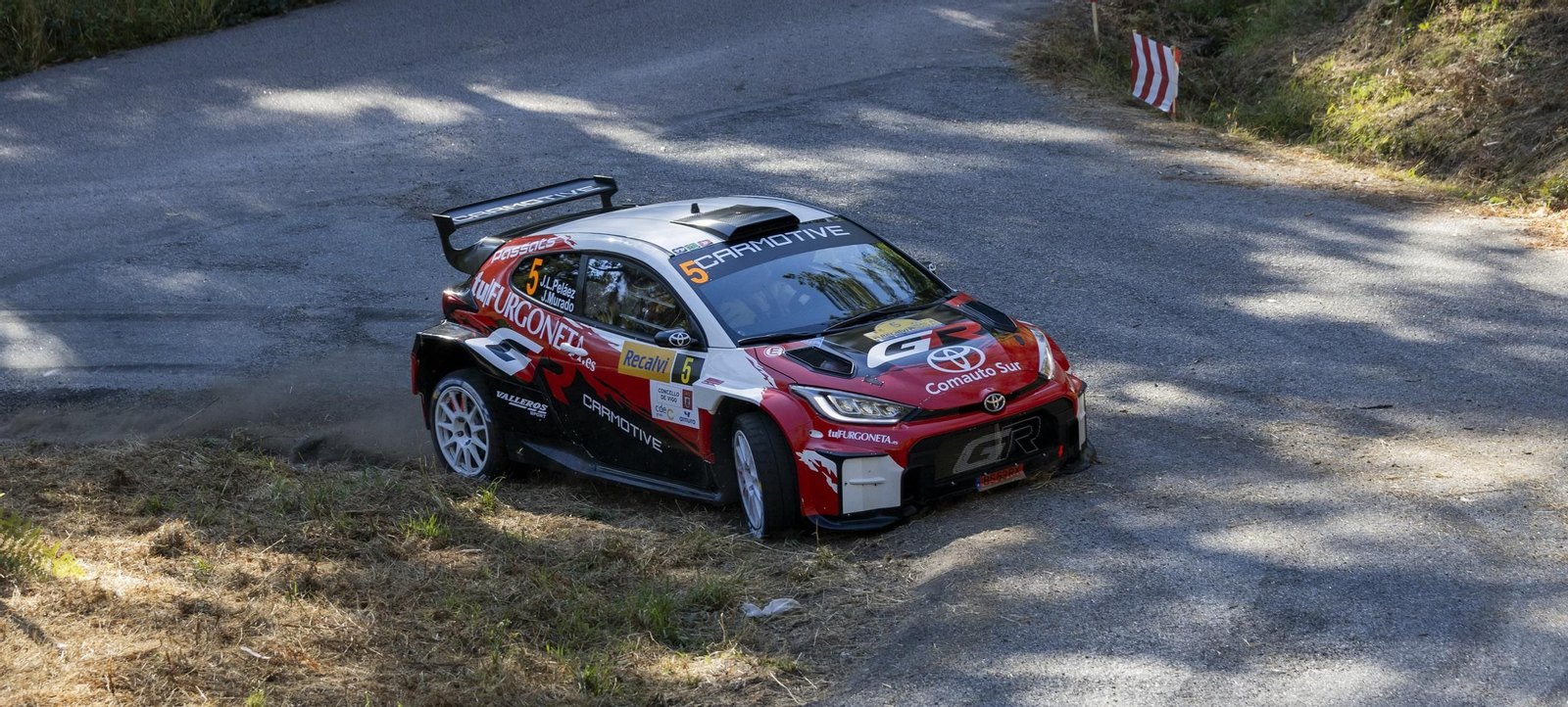 Galería | Los coches se apoderan de Vigo en el primer día del Rally Rías Baixas