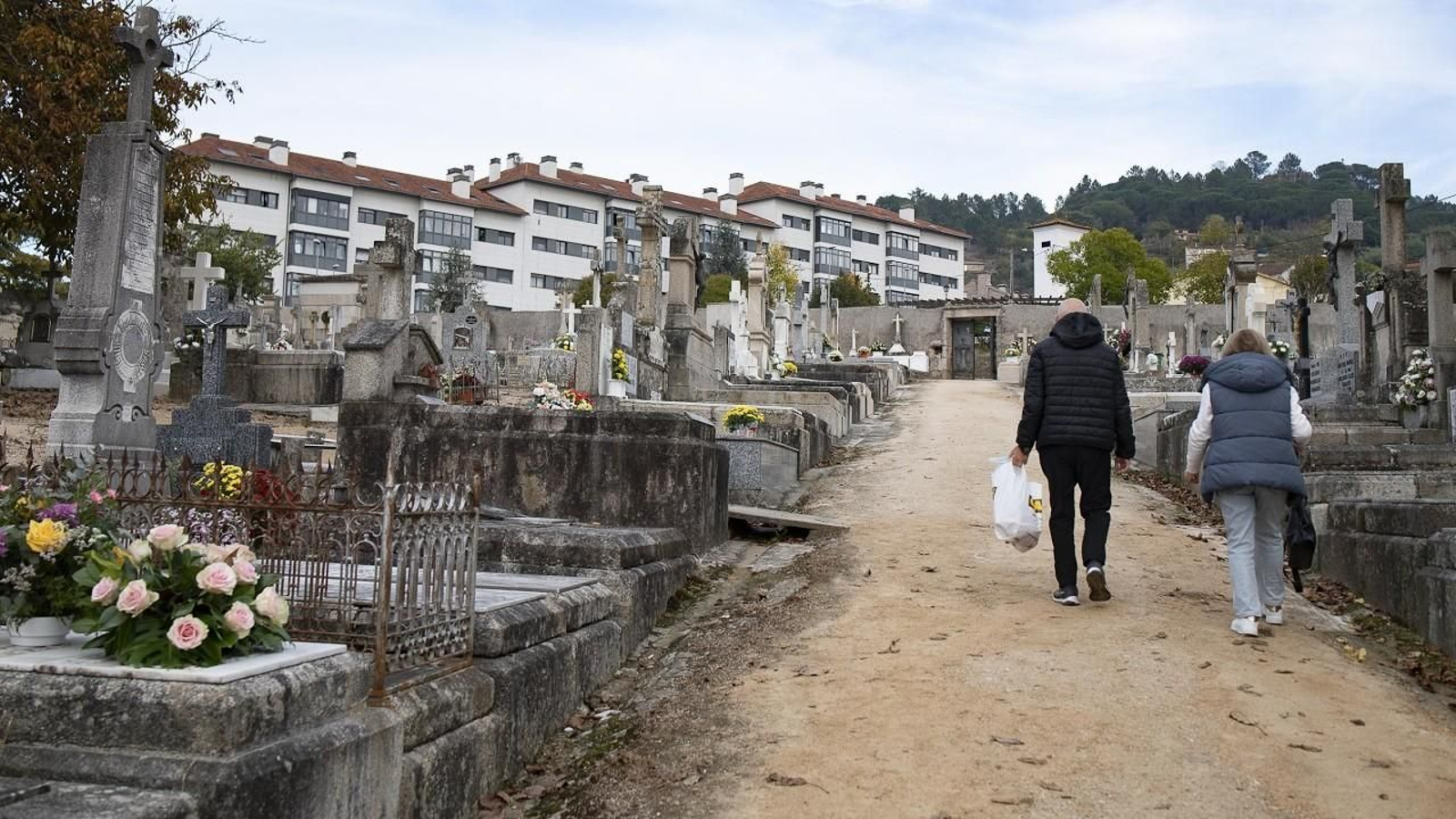 Quejas por el estado de abandono del cementerio de San Francisco.