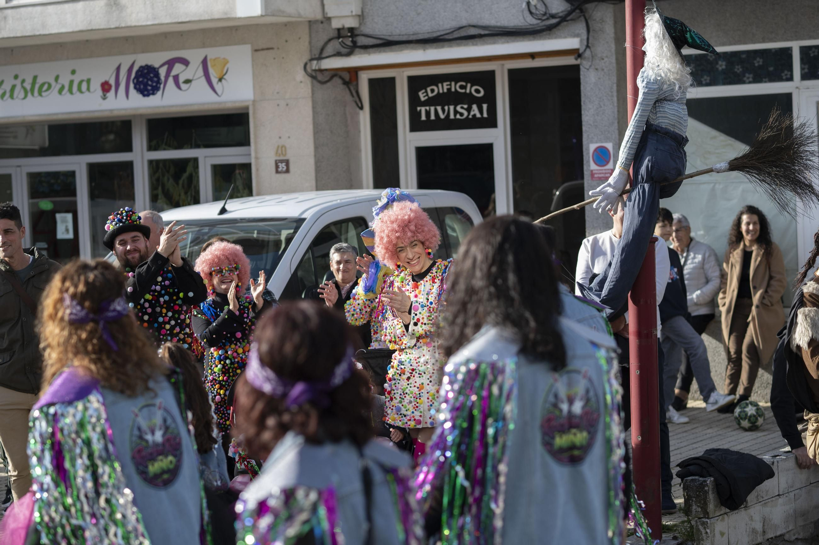 Galería | O Zamaruco dixo adeus ao Entroido en Cortegada o Entroido coas súas comparsas