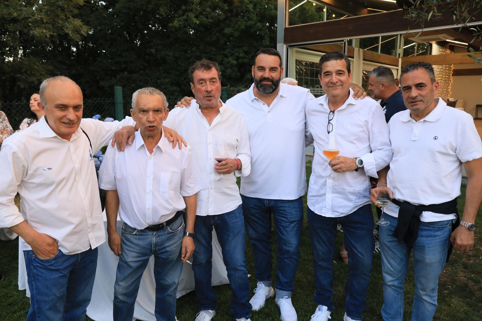 Galería | Decenas de jugadores celebran el fin de la Liga de Mus de Ourense, en fotos