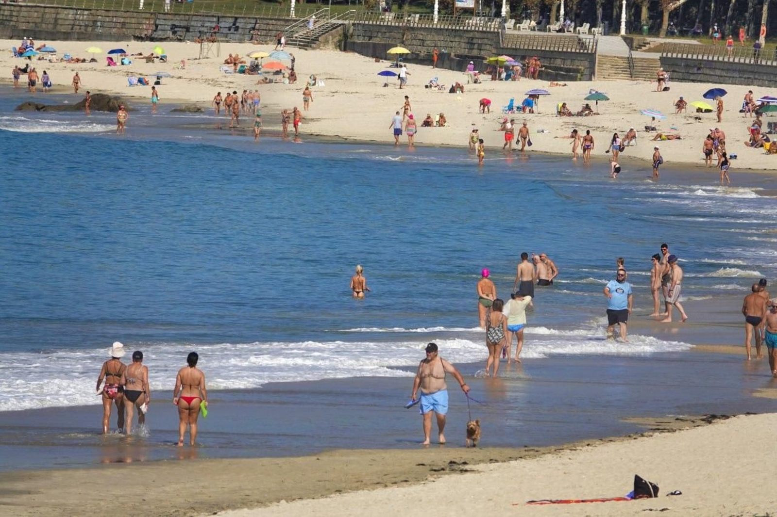 Día de playa en Samil. // Vicente Alonso
