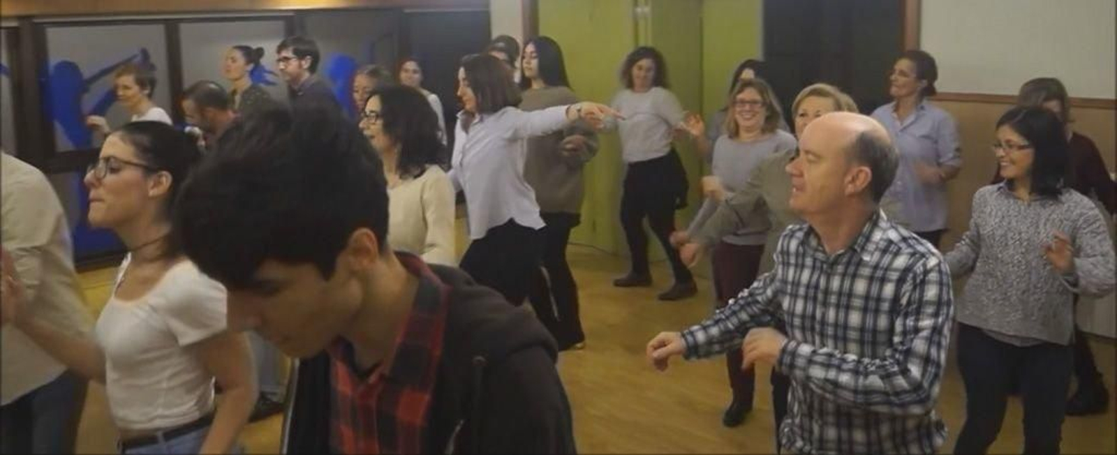 Sobre las líneas, el ensayo de los coros y del baile para el musical de “Mary Poppins”.