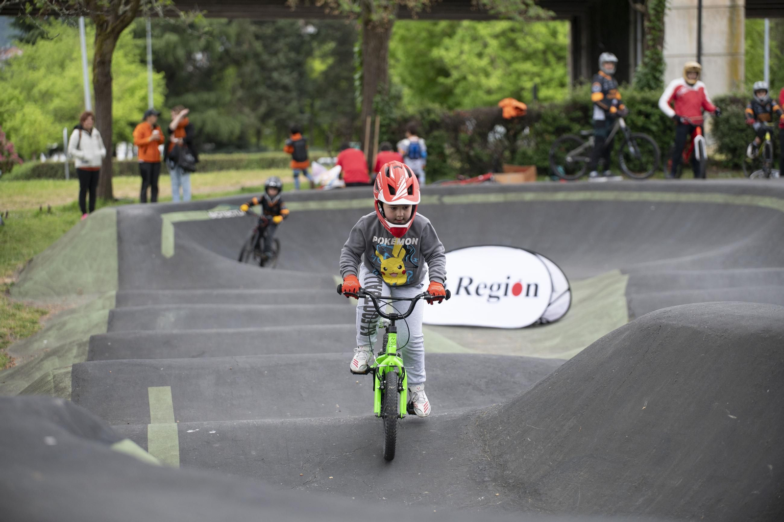 Galería | +Deporte La Región impulsa el pumptrack en Ourense de la mano de Maese Riders
